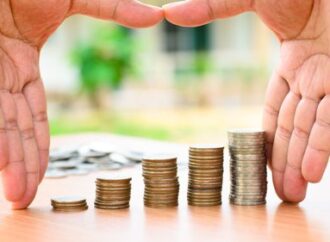 Minimální mzda v roce 2022 vzroste na 16 200 Kč