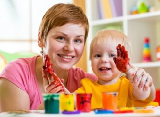 Vyšší rodičovský příspěvek schválí opět poslanci