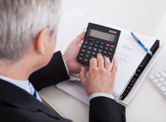 Jak si legálně snížit daně na poslední chvíli