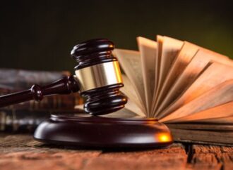 Na koho se vztahuje oznamovací povinnost?