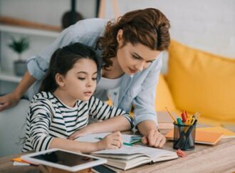 Ošetřovné kvůli uzavření škol na podzim roku 2020