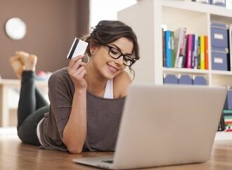 On-line nákupy: ženy rády oblečení, muži spíš počítače