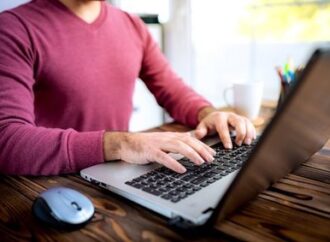 Kdo je povinen podat daňové přiznání za rok 2016?