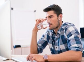 Poskytování ochranných nápojů na pracovišti