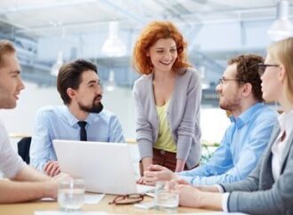 Mzdy rostou, zaměstnavatelé investují do loajality