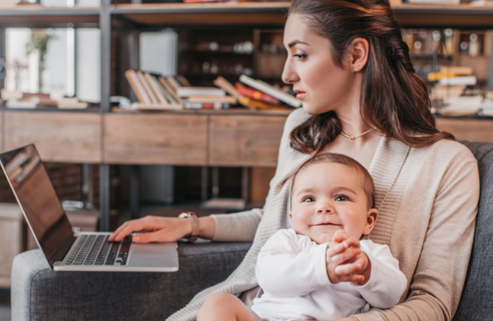 Jak postupovat u zaměstnavatele při peněžité pomoci v mateřství?
