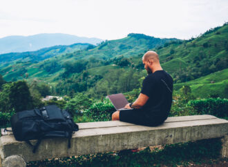 Digitální nomádi a daně: Jak podnikat na cestách legálně
